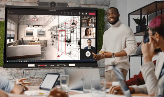 Hybrides Microsoft Teams Meeting mit einem Smart interactive Display